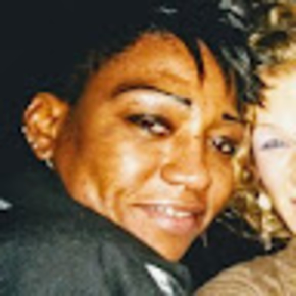 Meet your Posher, Nicki Nicole - Picture 1 of 14